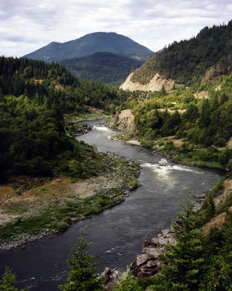 photo of a bend in the Klamath River