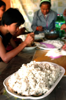 photo of people enjoying some rice